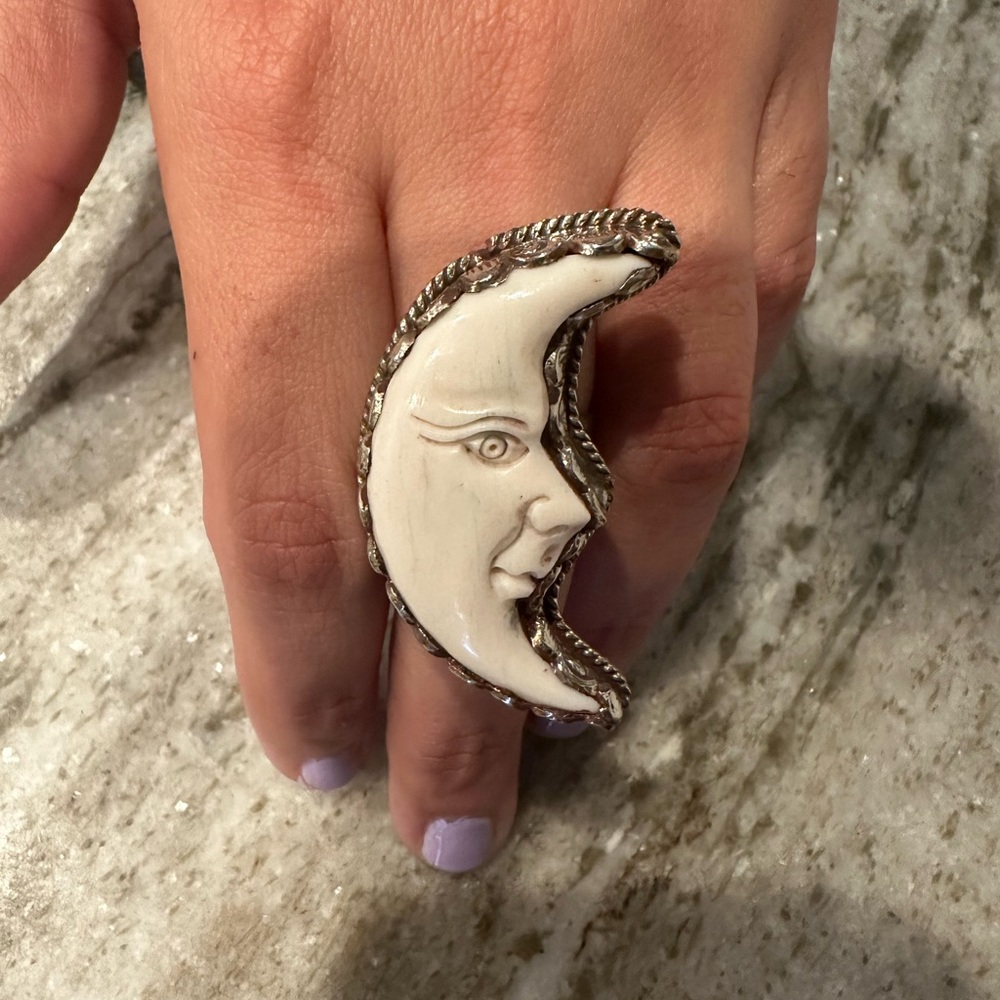 Ring - Picture 3 of 5